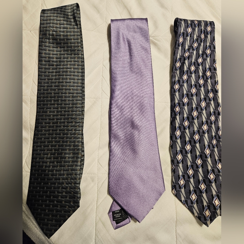 EUC bundle of 3 mens ties